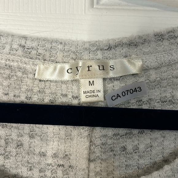 Cyrus medium Dolman style waffle Top - Picture 2 of 10